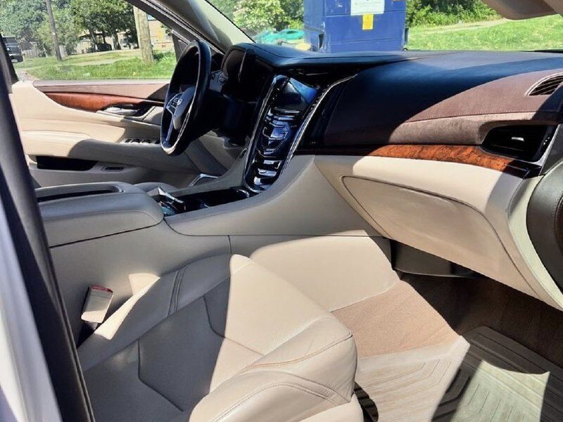 Cadillac Escalade ESV